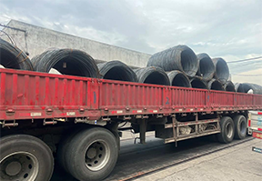 A batch of Q235 wire rods have been sent to South Africa