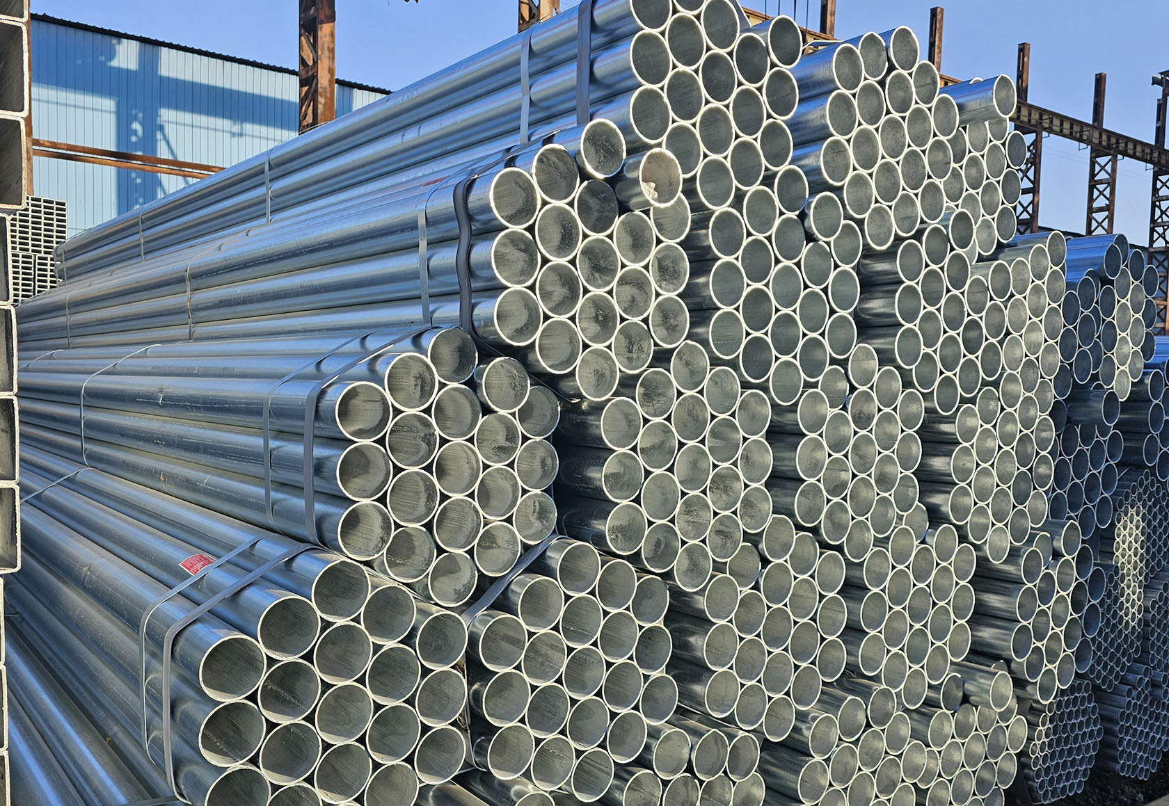 Galvanized round pipe.jpg