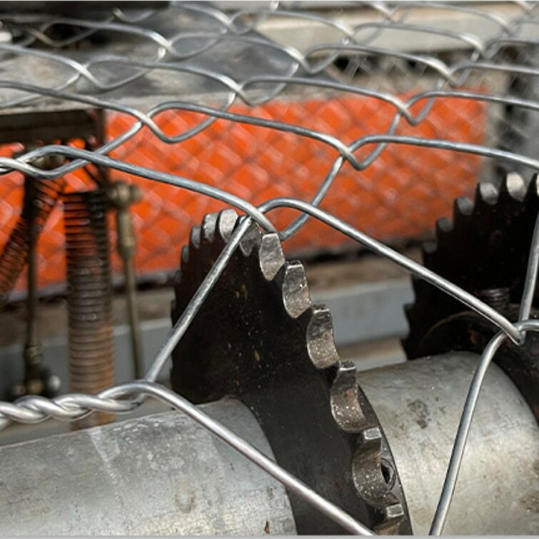 chain link wire mesh fence (1).jpg