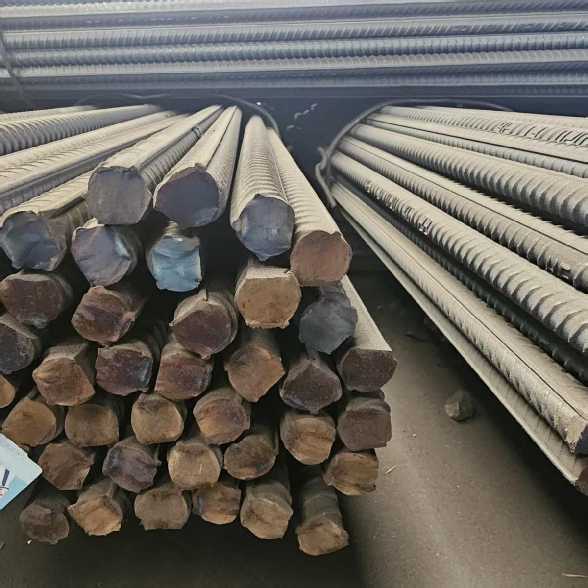 High Quality Reinforced Deformed Carbon Steel Rebar (2).jpg